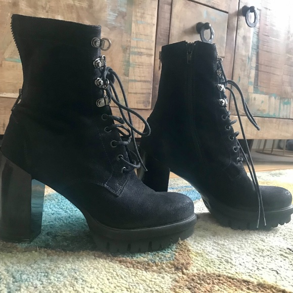 BRAND NEW Navy Blue platform Suede Booties - Picture 1 of 6